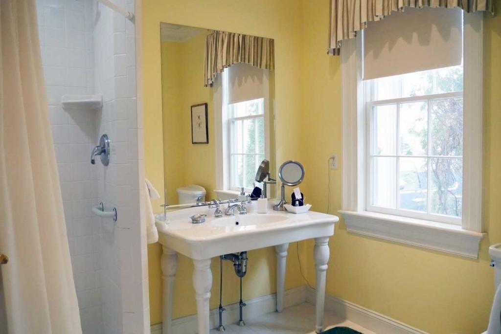 Compass Rose Inn Newburyport Bagian luar foto