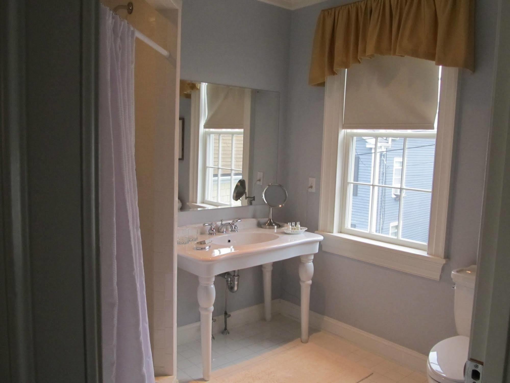 Compass Rose Inn Newburyport Bagian luar foto